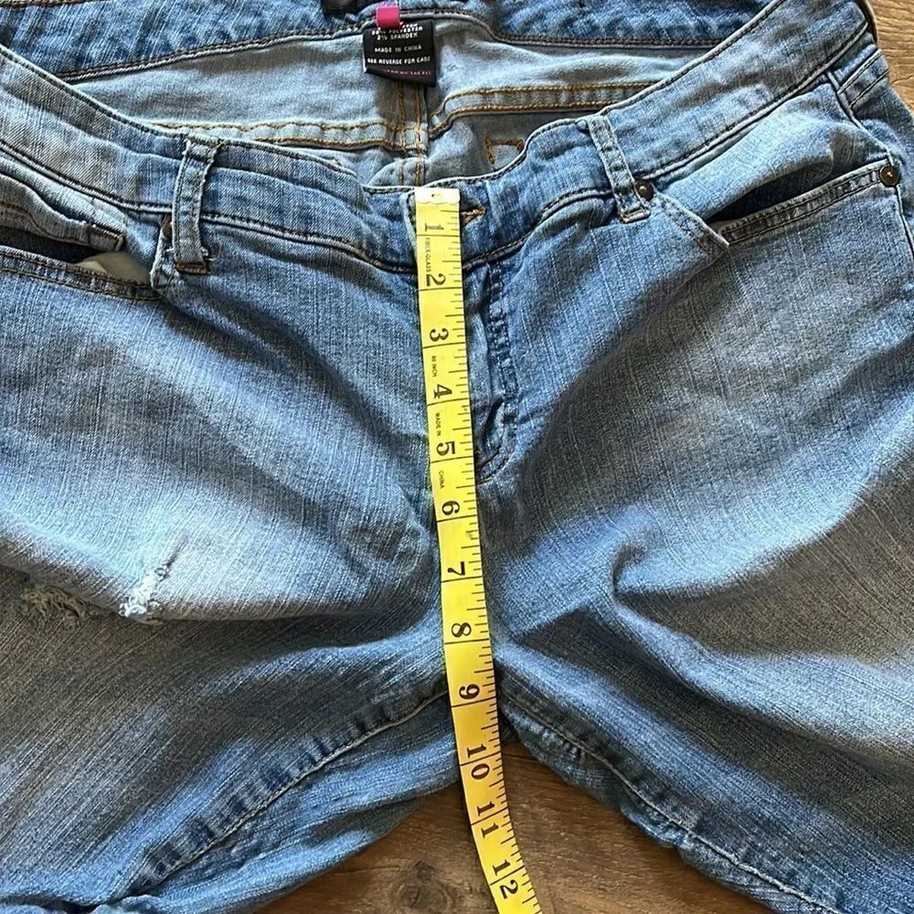 Torrid distressed jeans - Picture 5 of 7